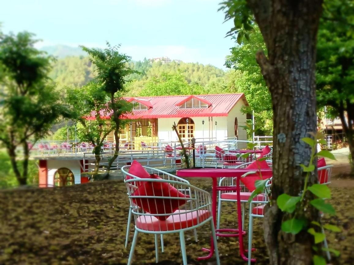 Aamod At Shoghi Luxury Cottage Resort Σίμλα Εξωτερικό φωτογραφία